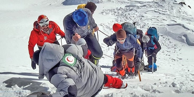 نجات ۲ کوهنورد گم شده در ارتفاعات گالیکش