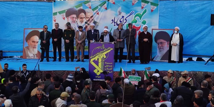 حضور گسترده مردم در صحنه‌ها رکن اصلی و عامل استمرار انقلاب اسلامی است