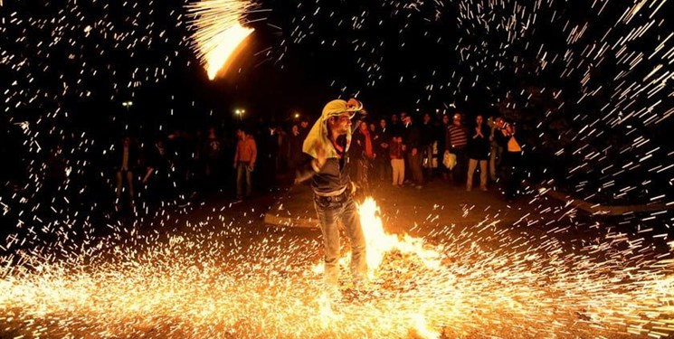 چهارشنبه‌سوری در جمع خانواده برگزارشود/ فرصتی برای شادمانی نه آسیبی جبران‌ناپذیر