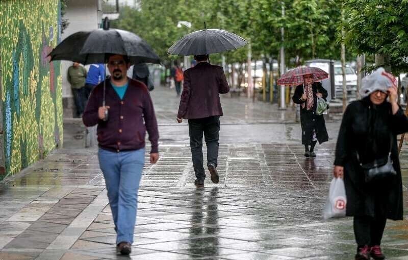 امروز؛ بارش باران و تگرگ در بعضی مناطق کشور | نفوذ توده گرد و خاک به ۲ استان | آخر هفته این استان‌ها بارانی‌اند