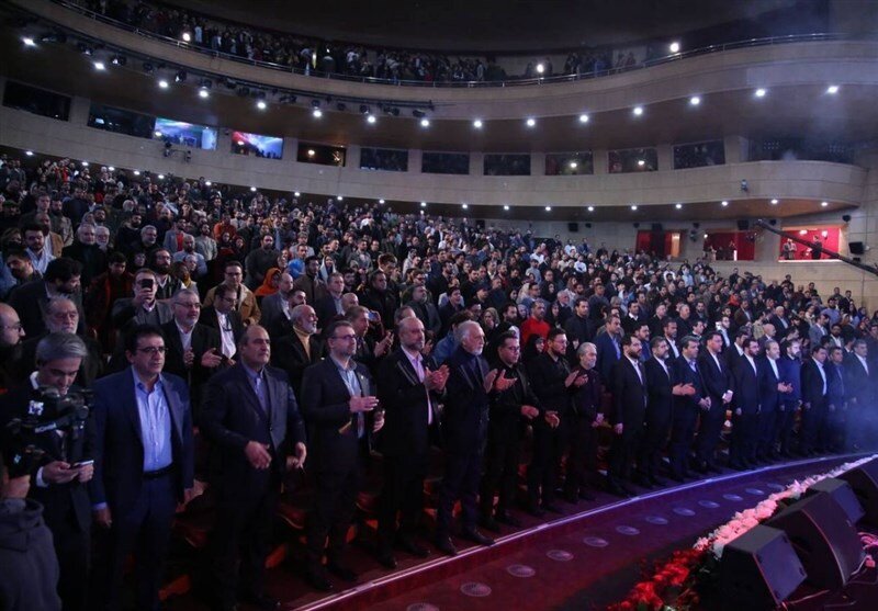 سیمرغ‌های فیلم فجر به پرواز درآمدند | از افسوس جواد عزتی تا تمجید بهروز افخمی از هیات داوران