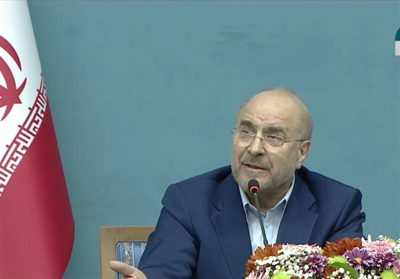 اعتراض دانشجویان دانشگاه فرهنگیان به قالیباف! اعتراض دانشجویان دانشگاه فرهنگیان به قالیباف!