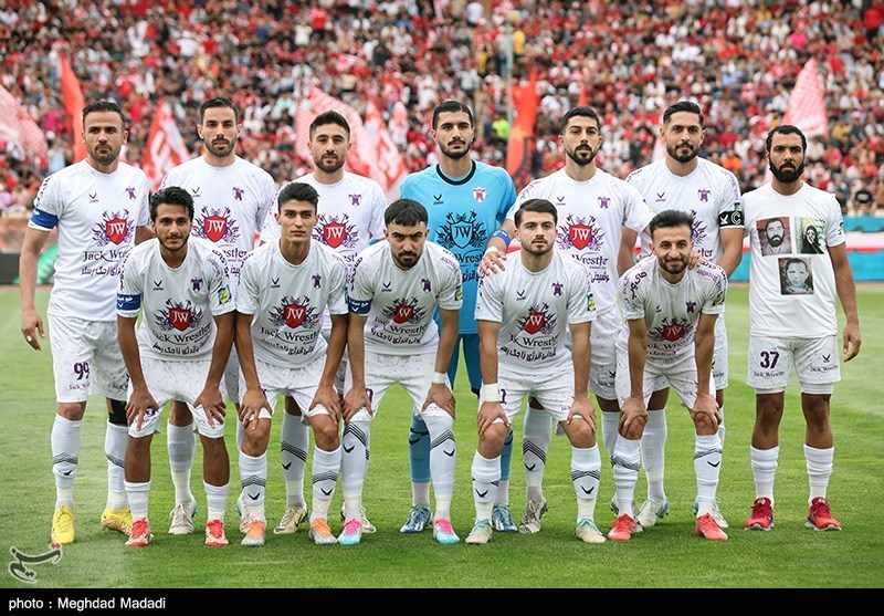 تیم فوتبال هوادار «گلستانی» شد/ موافقیت مالک با انتقال تیم تیم فوتبال هوادار «گلستانی» شد/ موافقیت مالک با انتقال تیم