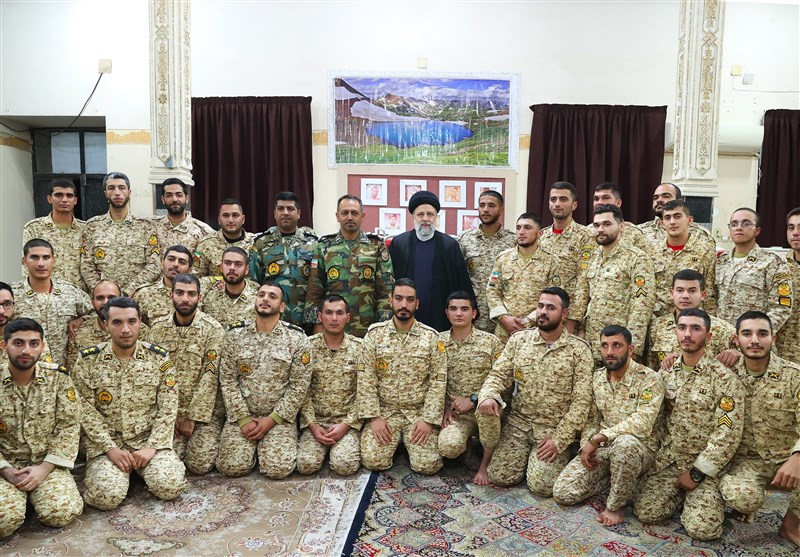 وقتی رئیسی بی‌هوا به پادگان رفت/ شبی ماندگار برای سربازان