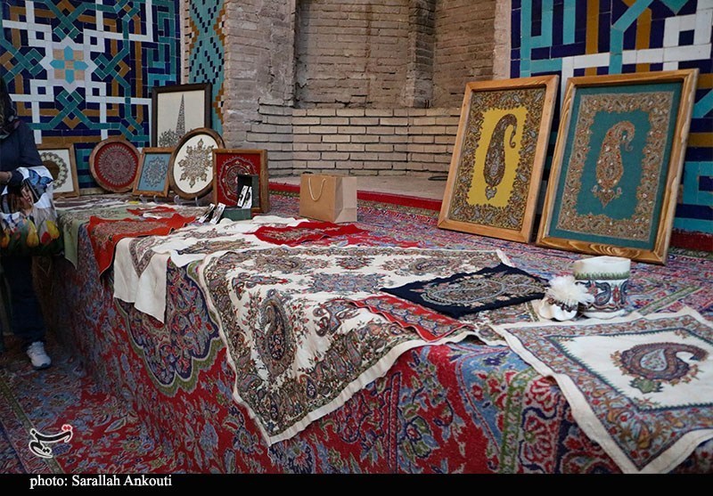 درد و دل هنرمندان صنایع دستی به وزیر میراث/ مشتری نداریم! درد و دل هنرمندان صنایع دستی به وزیر میراث/ مشتری نداریم!