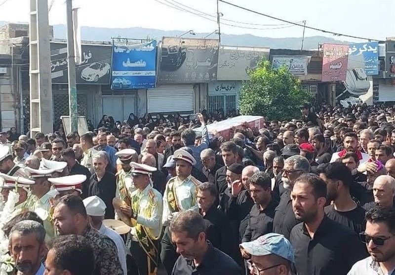 تشییع پیکر «حسن تولی» شهید مدافع امنیت در گالیکش تشییع پیکر «حسن تولی» شهید مدافع امنیت در گالیکش